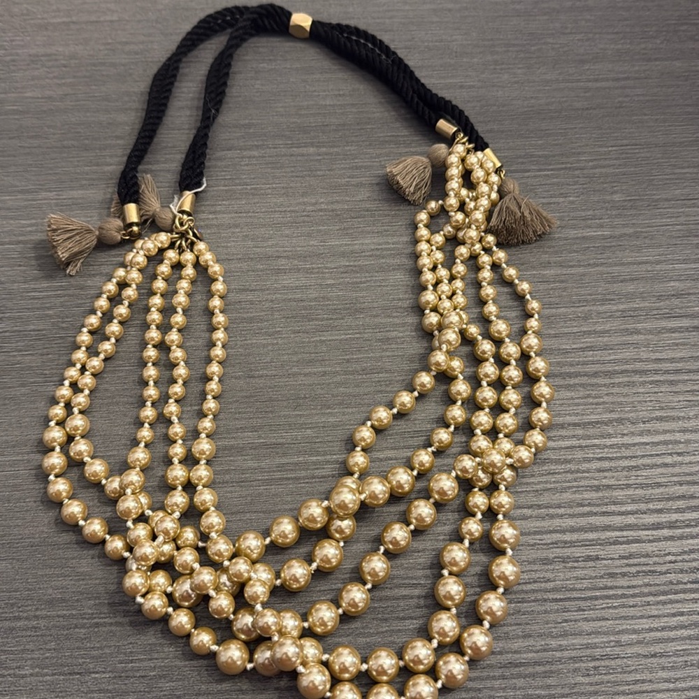 Stunning pearl necklace